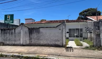 Casa com excelente potencial comercial