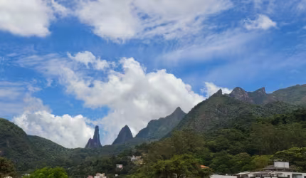 Apartamento Próximo à Unifeso com Vista Deslumbrante para o Dedo de Deus