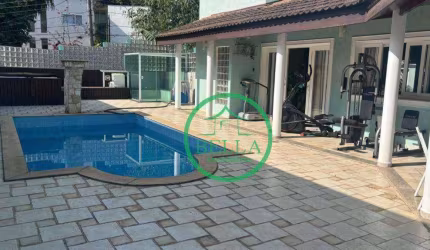 Luxuosa Residência de Dois Pavimentos com 500m2 com  Acabamento de Alto Padrão no City América