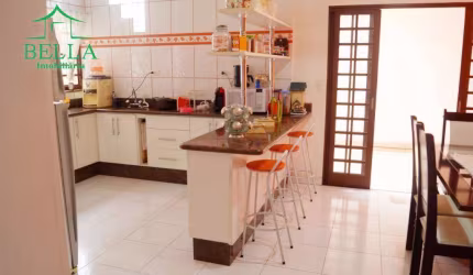 Sobrado com 3 dormitórios à venda, 285 m² por R$ 390.000 - Vila Menino Jesus - Caçapava/SP