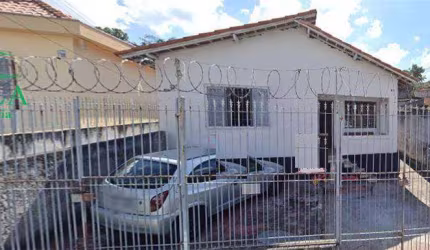 terreno com casas antigas pra venda - Vila Mangalot
