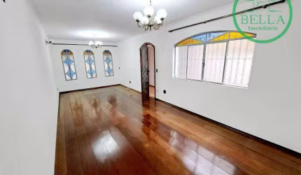 Casa sobrado com 3 dormitórios, 1 suite no centro do Parque São Domingos