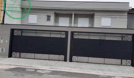 Excelente sobrado novo à venda no Parque Maria Domitila