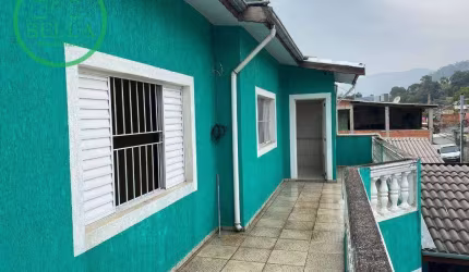 Quatro casas no mesmo terreno à venda em Perus