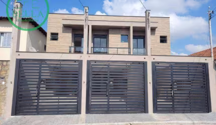 Excelente sobrado à venda no Jardim Regina