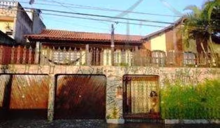 Casa com 3 dormitórios à venda, 250 m² por R$ 880.000,00 - Jardim Mangalot - São Paulo/SP