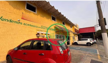 Salão Comercial de Esquina na Edgar Facó com Amplo Espaço e Estacionamento
