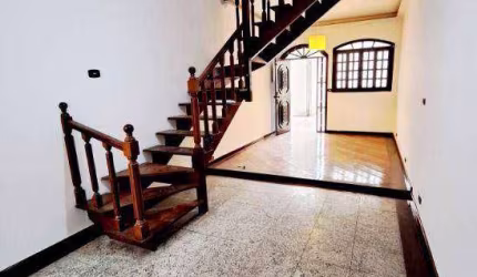 Sobrado em vila com portão coletivo á venda em ótima localização na Vila Romana em São Paulo, SP