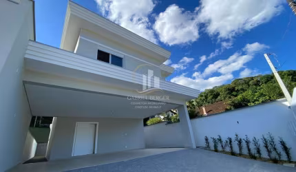 Casa com 4 quartos à venda no Atiradores, Joinville  por R$ 2.350.000