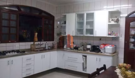 Sobrado com 3 dormitórios à venda, 270 m² por R$ 900.000,00 - Vila Carrão - São Paulo/SP
