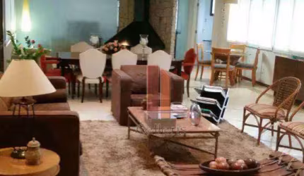 Sobradão em luxuoso condomínio / Cabreuva