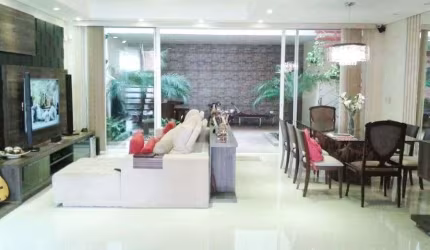 Excelente Sobrado – Localização Privilegiada – Tatuapé Área Construída: 294 m²,