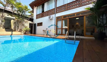 Casa com Ponto Comercial à venda no  Centro - Araras/SP