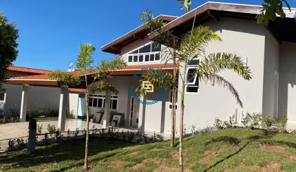Santa Olívia - Casa em lote amplo Condominio Santa Olivia