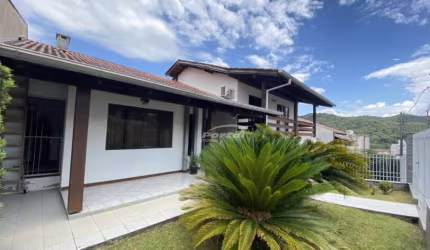 Casa com 4 quartos à venda no Garcia, Blumenau , 416 m2 por R$ 1.089.000