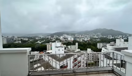 Cobertura na Carvoeira de 3d com 1 suíte e uma vista privilegiada!!