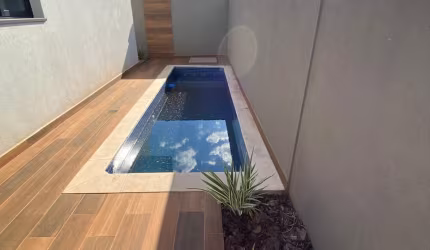 Casa Térrea em condomínio  3 Suítes