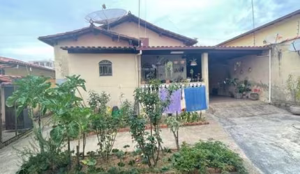 Casa com 3 quartos à venda na Fênix, --, Arvoredo, Contagem por R$ 800.000