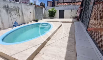 Casa para venda possui 208 metros quadrados com 3 quartos em Manaíra - João Pessoa - PB