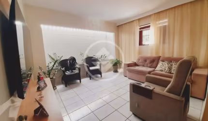 Casa nos Bancários com total de 384 m2
