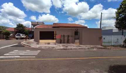 Casa à VENDA/PERMUTA,  Zona Leste - R$. 480.000,00- terreno 317 m2,  140 m2 constr., 02 quartos, ed