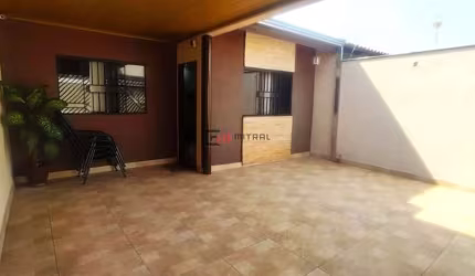 Casa à venda, 3 Quartos sendo 1 suíte - Área gourmet - 2 vagas de garagem - 

Coliseu, Londrina, PR