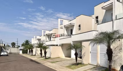 Casa  em condomínio à venda,  com três dormitórios ( 1 suíte), Varanda Gourmet com vista para o pôr