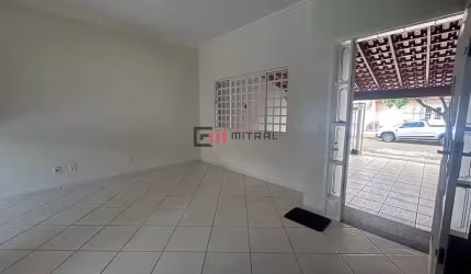 Sobrado à venda no Jardim Tarumã próximo ao Hospital Universitário em Londrina