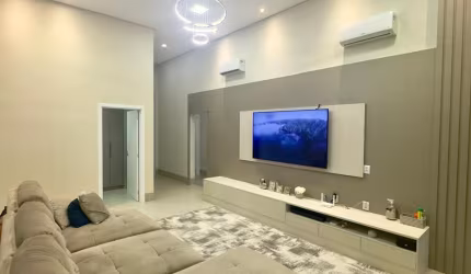 Linda casa Térrea no Condomínio de alto padrão Florais da Mata porteira fechada