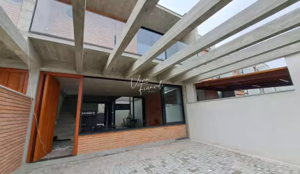 Casa para Venda em Balneário Piçarras, Itacolomi, 3 dormitórios, 1 suíte, 3 banheiros, 2 vagas