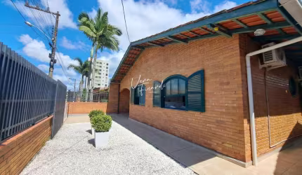 Casa para Venda em Balneário Piçarras, Itacolomi, 3 dormitórios, 1 suíte, 3 banheiros, 2 vagas