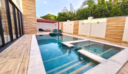 Vendo uma casa linda de Alto Padrão no Condomínio Alphaville