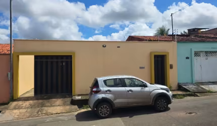 Alugo  casa reformada no Conjunto La Belle Park na estrada de Ribamar