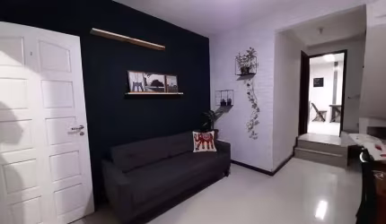 Casa de condomínio para venda tem 70 metros quadrados com 2 quartos em Santana - Niterói - RJ