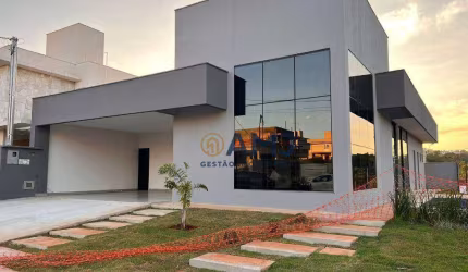 Casa térrea esplêndida com 3 suítes no Jardins Porto em Senador Canedo
