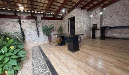 Sobrado em condomínio fechado, com energia solar!