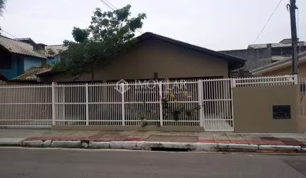 Casa para Venda em Florianópolis, Canasvieiras, 4 dormitórios, 2 banheiros, 3 vagas
