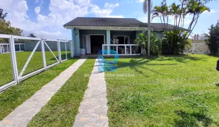 Casa para locação de temporada na praia de Bella Torres-SC.