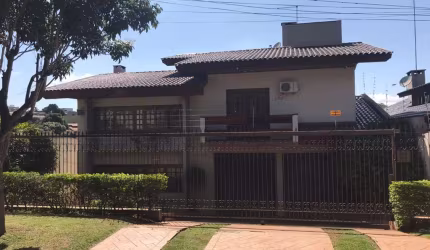 Sobrado à venda com 4 dormitórios na Vila Estrela