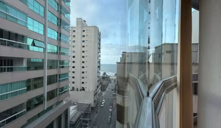 Oportunidade em Meia Praia Itapema - 4 Dormitórios, 176m² !