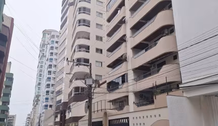 Apartamento à 300 metros do mar em Itapema!
