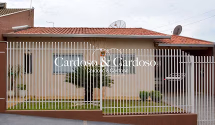 Casa com 3 quartos à venda na Botocudos, 105, Residencial Tupy, Ibiporã por R$ 300.000