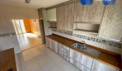 Casa com 3 quartos para alugar na Rua João Vicente Martins, 190, Portal de Versalhes 2, Londrina por R$ 3.000