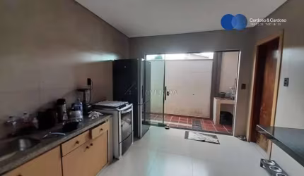 Casa com 3 quartos para alugar na Joel Braz de Oliveira, 218, Jardim Guararapes, Londrina por R$ 3.200