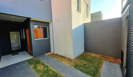 Vende-se casa geminada em Ouro Branco