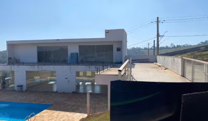 Vende-se lote em condominio fechado