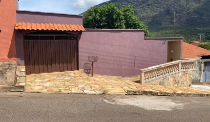 Vende-se belíssima casa no bairro Pioneiros