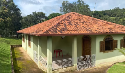 Vende-se lindo sitio em Conselheiro Lafaiete