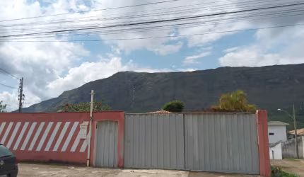 Vende-se bela casa no bairro Siderurgia
