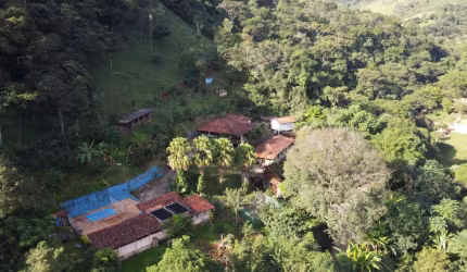 Vende-se lindo sitio na serra da Moeda